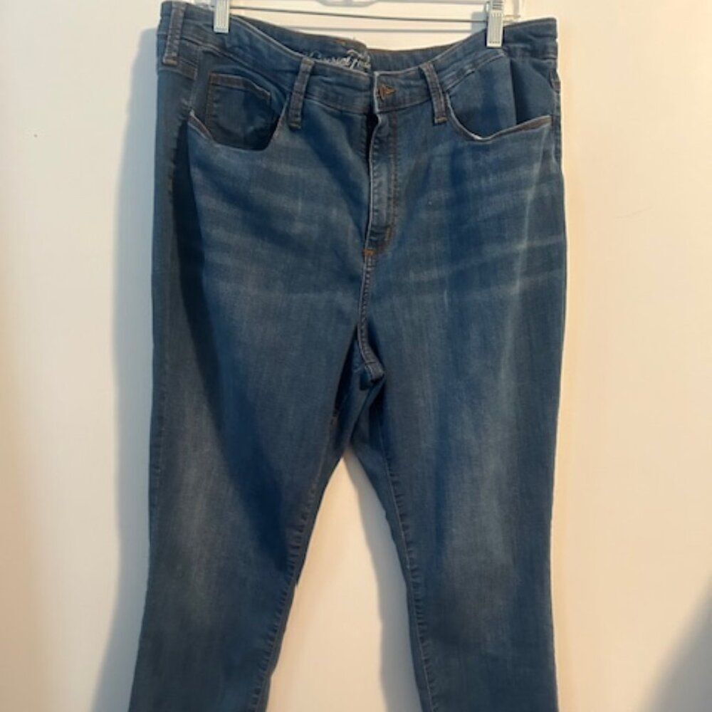 Universal Thread distressed 5 pocket high rise skinny jeans, size 18W